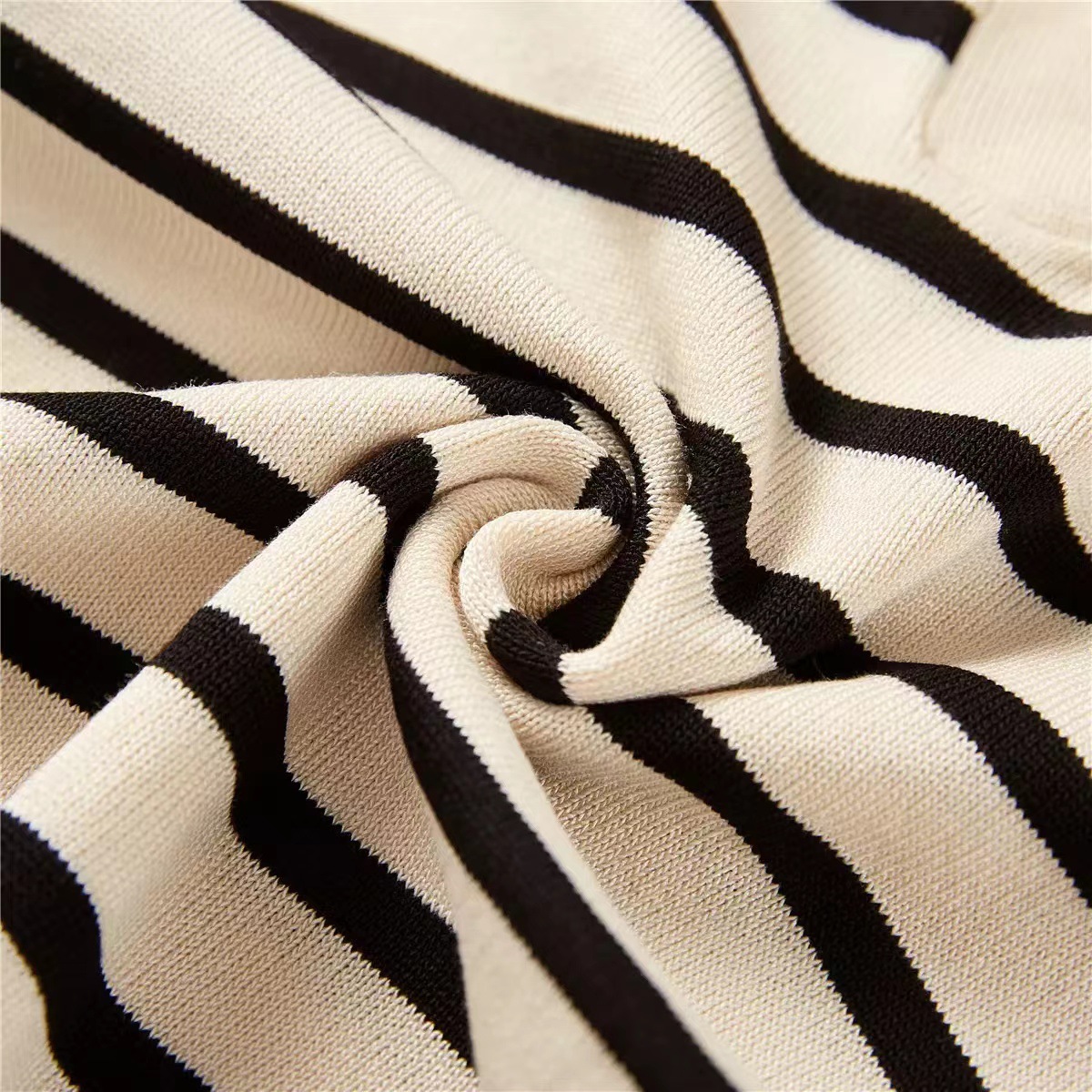 Diseñador de verano personalizado de fábrica OEM, prendas de punto a rayas para mujer, camisetas tejidas, suéter, cárdigan para mujer