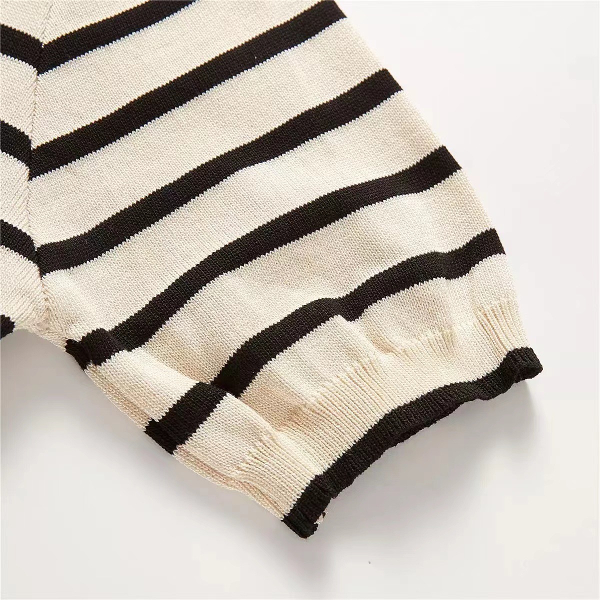 Diseñador de verano personalizado de fábrica OEM, prendas de punto a rayas para mujer, camisetas tejidas, suéter, cárdigan para mujer