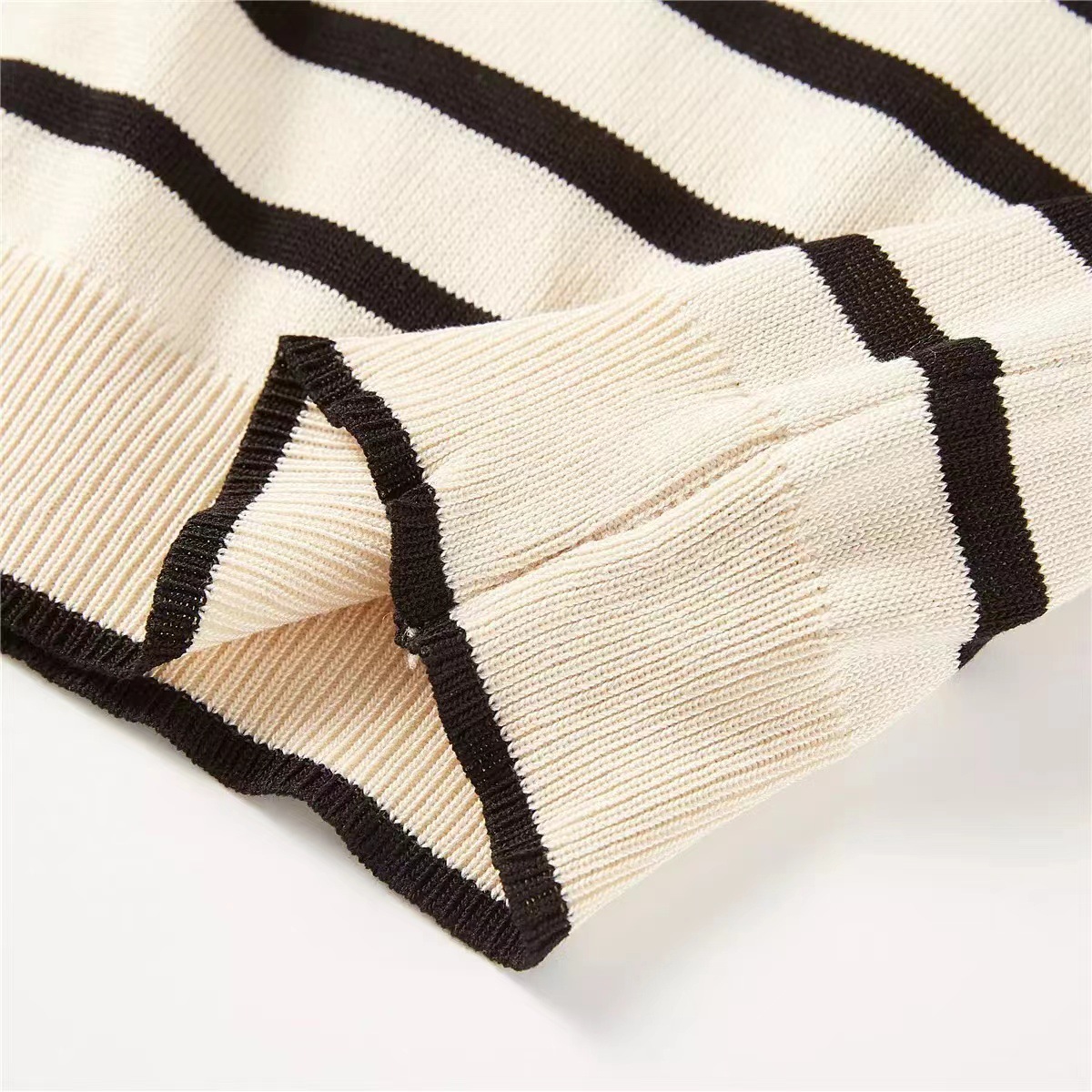 Diseñador de verano personalizado de fábrica OEM, prendas de punto a rayas para mujer, camisetas tejidas, suéter, cárdigan para mujer