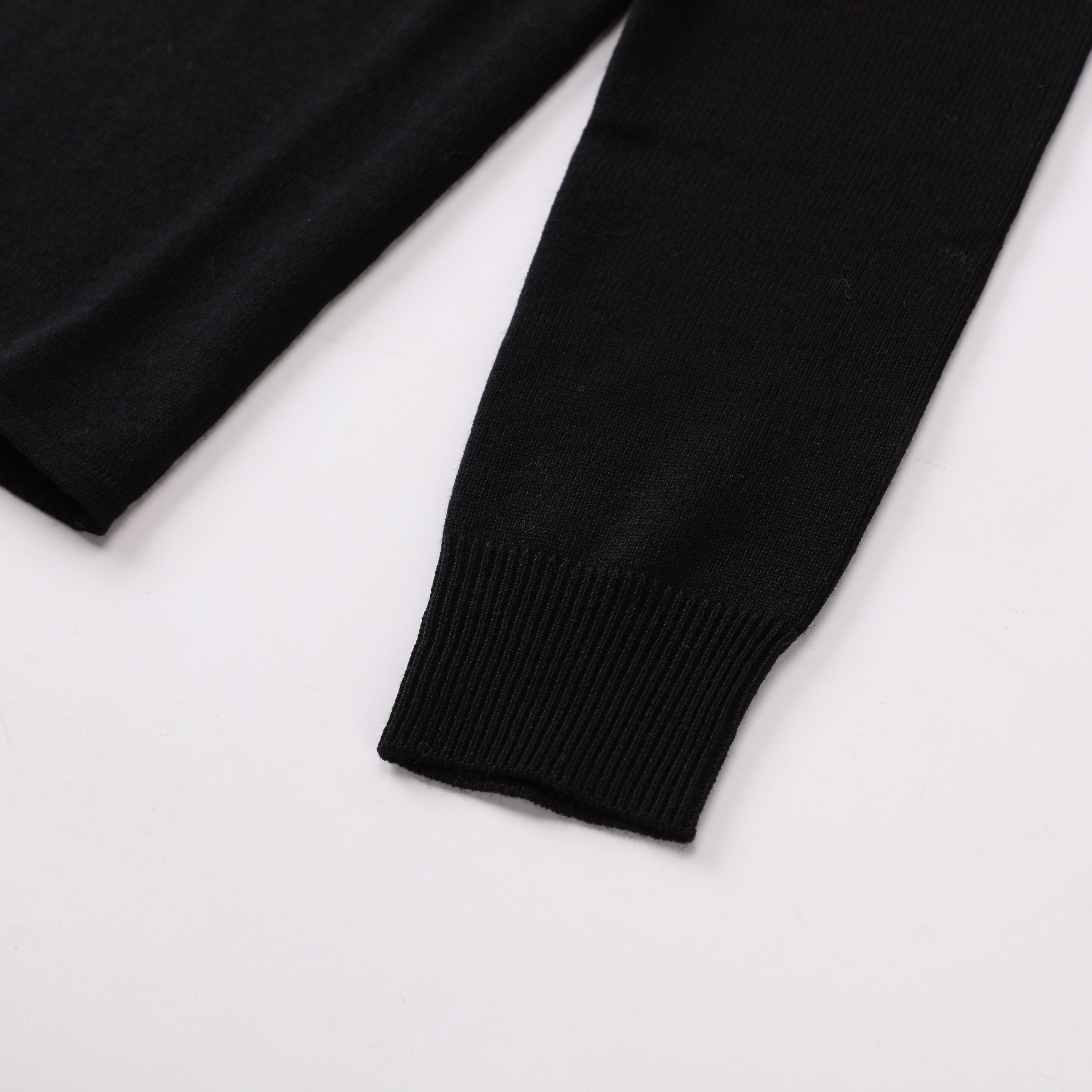 Otoño Invierno OEM personalizado negro manga larga con cuello en V suelta mujer señoras suéter de punto