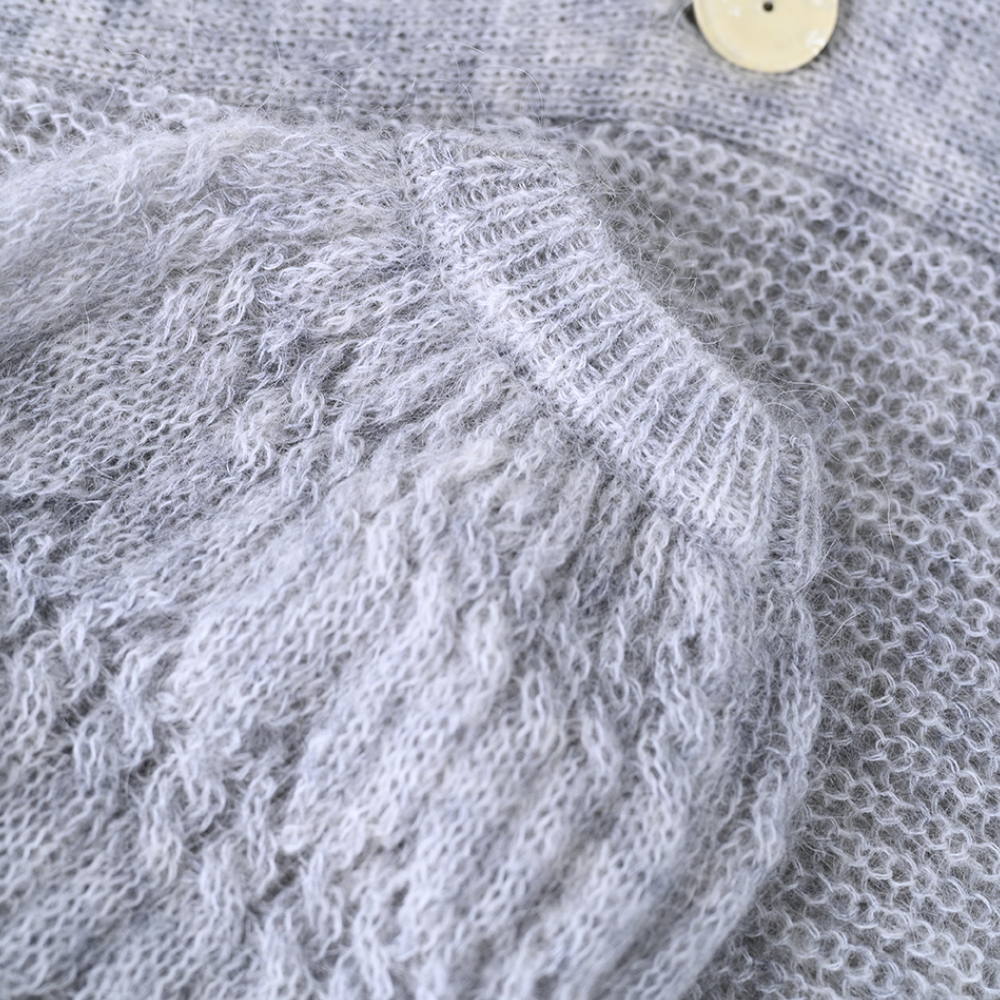 El OEM fabrica la rebeca larga hecha punto con cuello de pico de encargo de la capa del suéter de las señoras de las mujeres de los géneros de punto del otoño-invierno