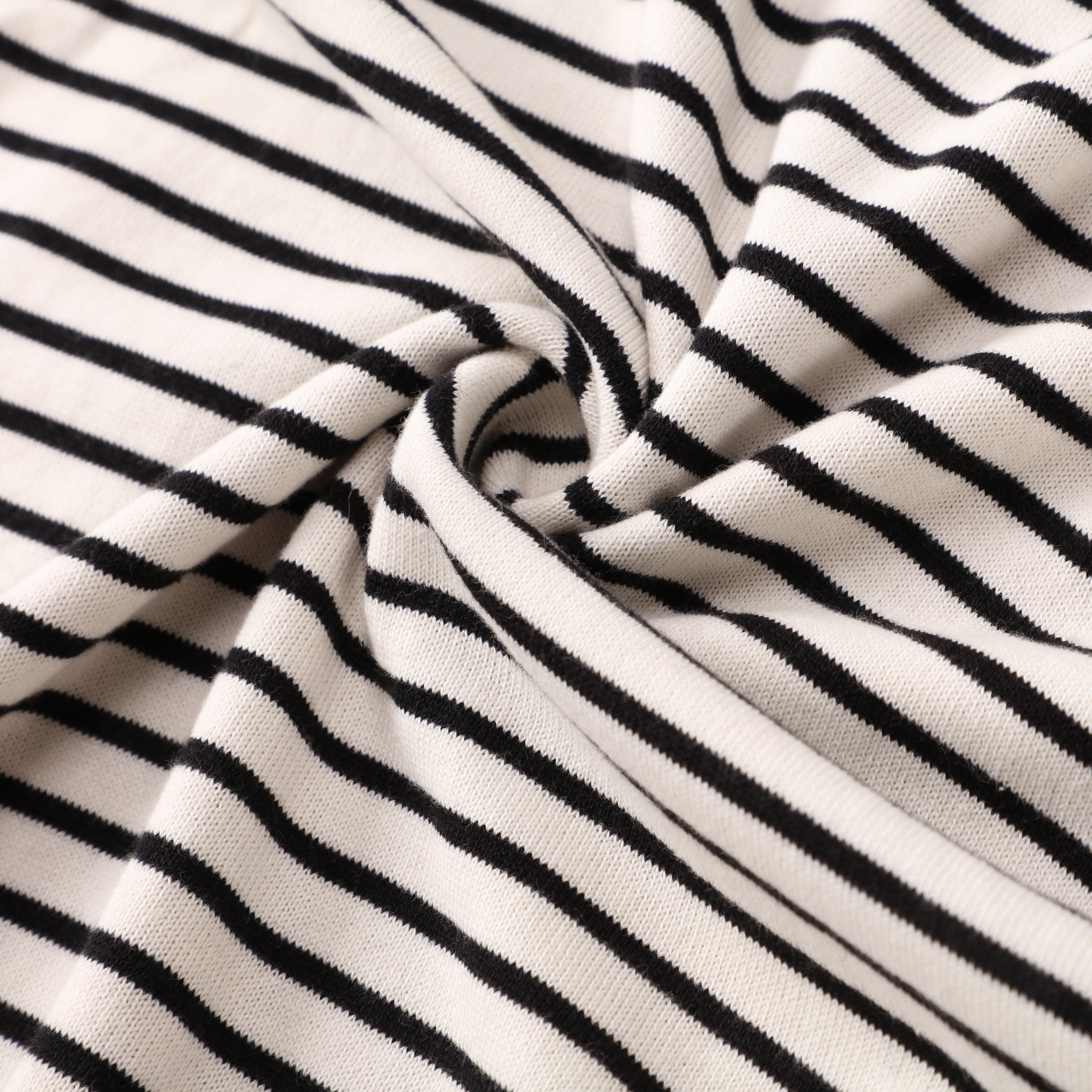 La moda de encargo del OEM del otoño invierno rayó el suéter largo del punto del jersey de las señoras de las mujeres de la manga