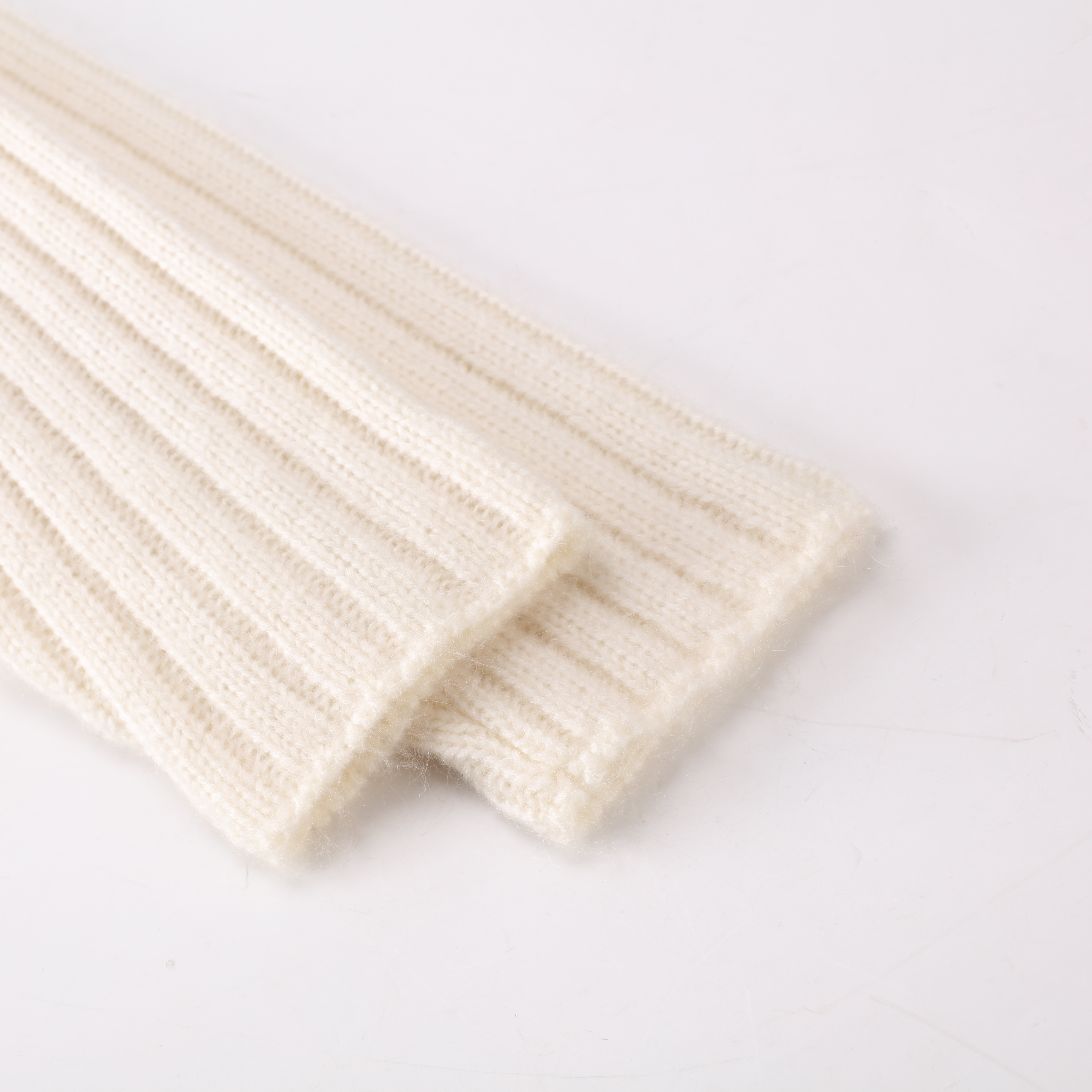 Otoño Invierno OEM Fábrica Custom Beige Manga larga O-cuello Mujeres Señoras Jersey Suéter de punto