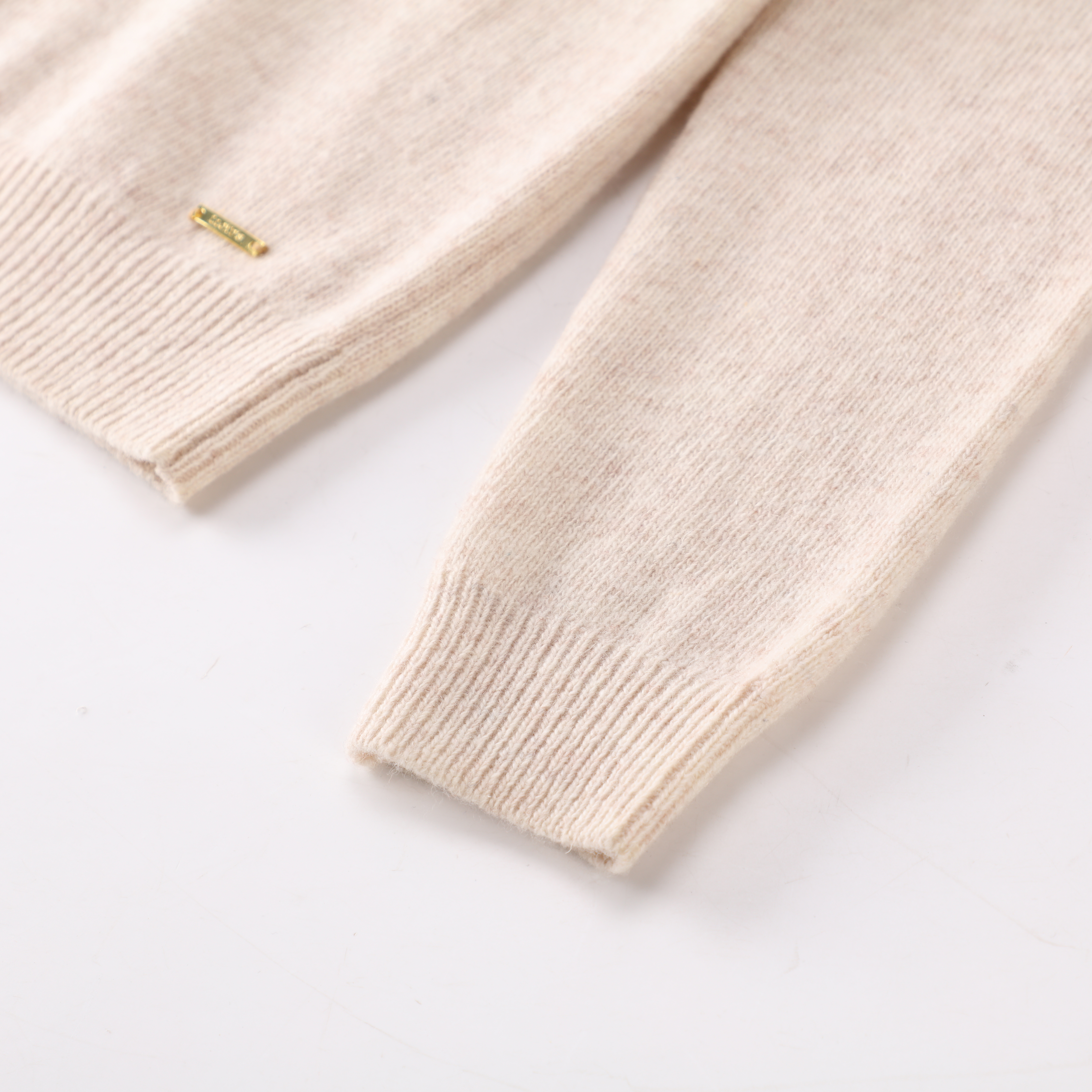 Otoño Invierno OEM personalizado blanco impreso manga larga lana mujer Top Knit Sweater Cardigan