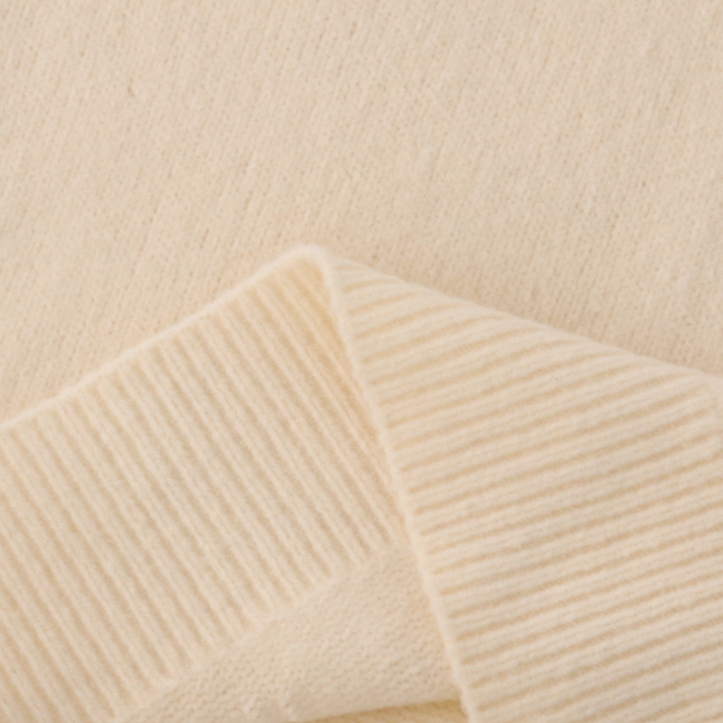 Suéter beige de encargo del punto del jersey de las mujeres con cuello en V de manga larga de la fábrica del OEM del otoño invierno