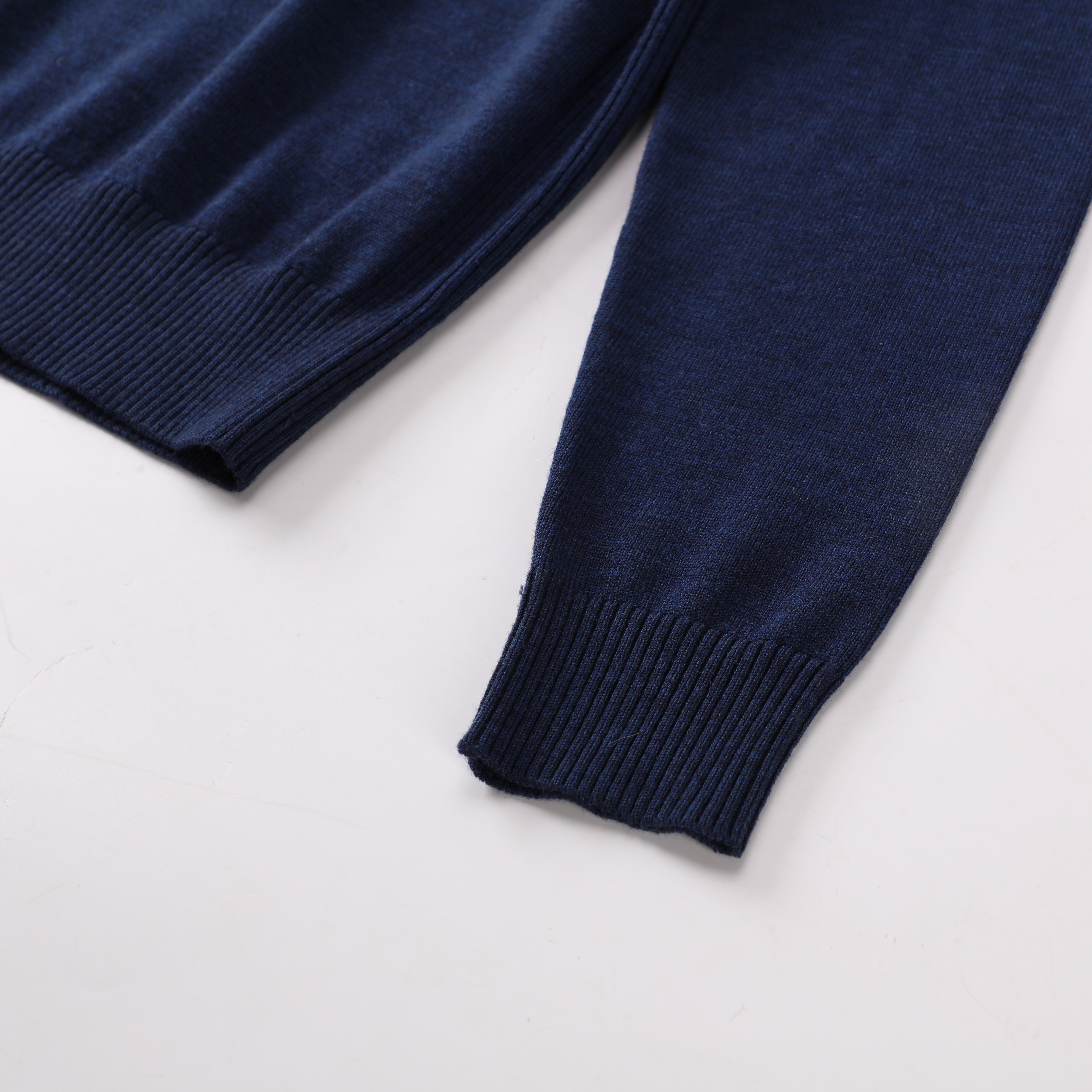 Otoño Invierno OEM Custom Navy Manga larga Mujeres Señoras Jersey Suéter de punto con cremallera