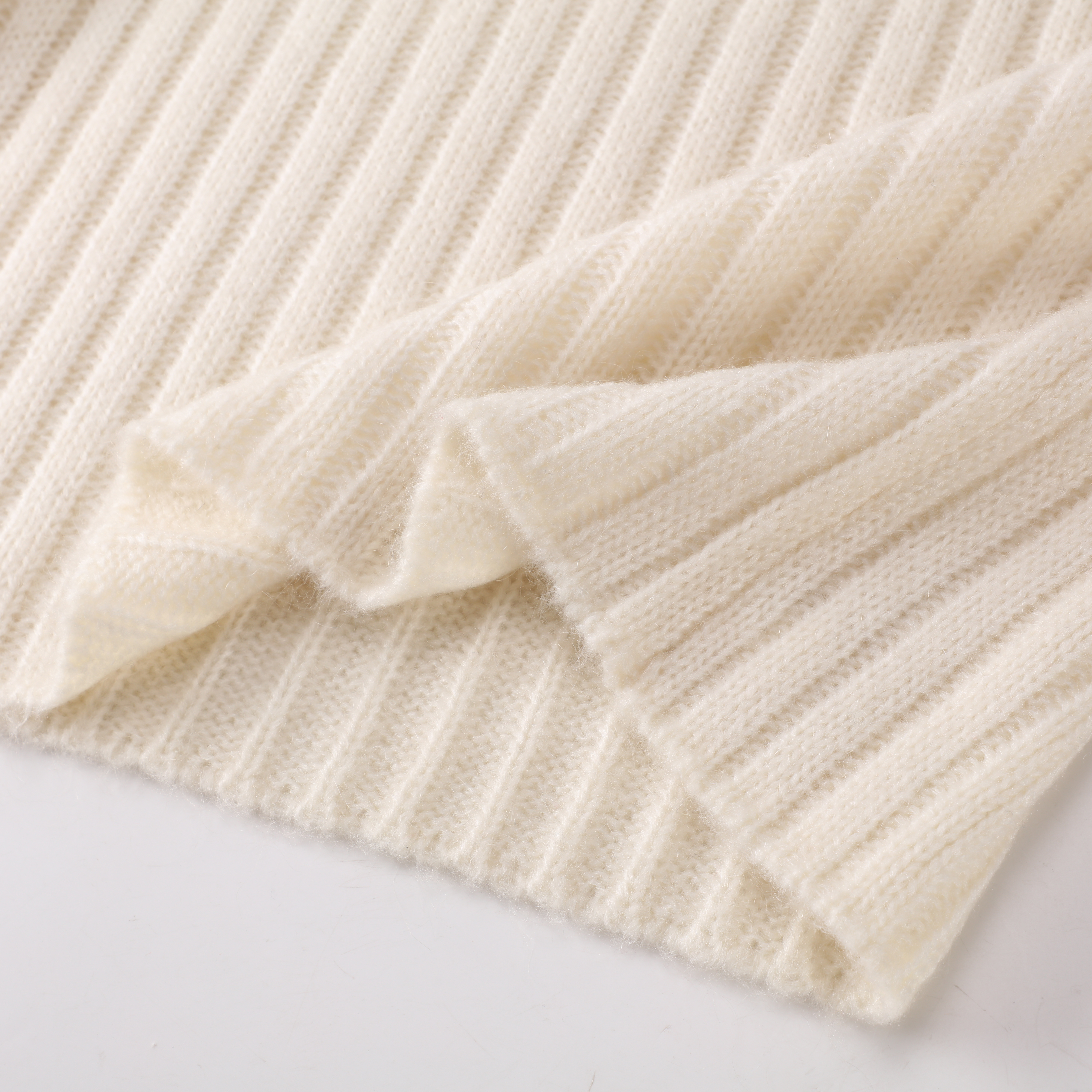 Otoño Invierno OEM Fábrica Custom Beige Manga larga O-cuello Mujeres Señoras Jersey Suéter de punto