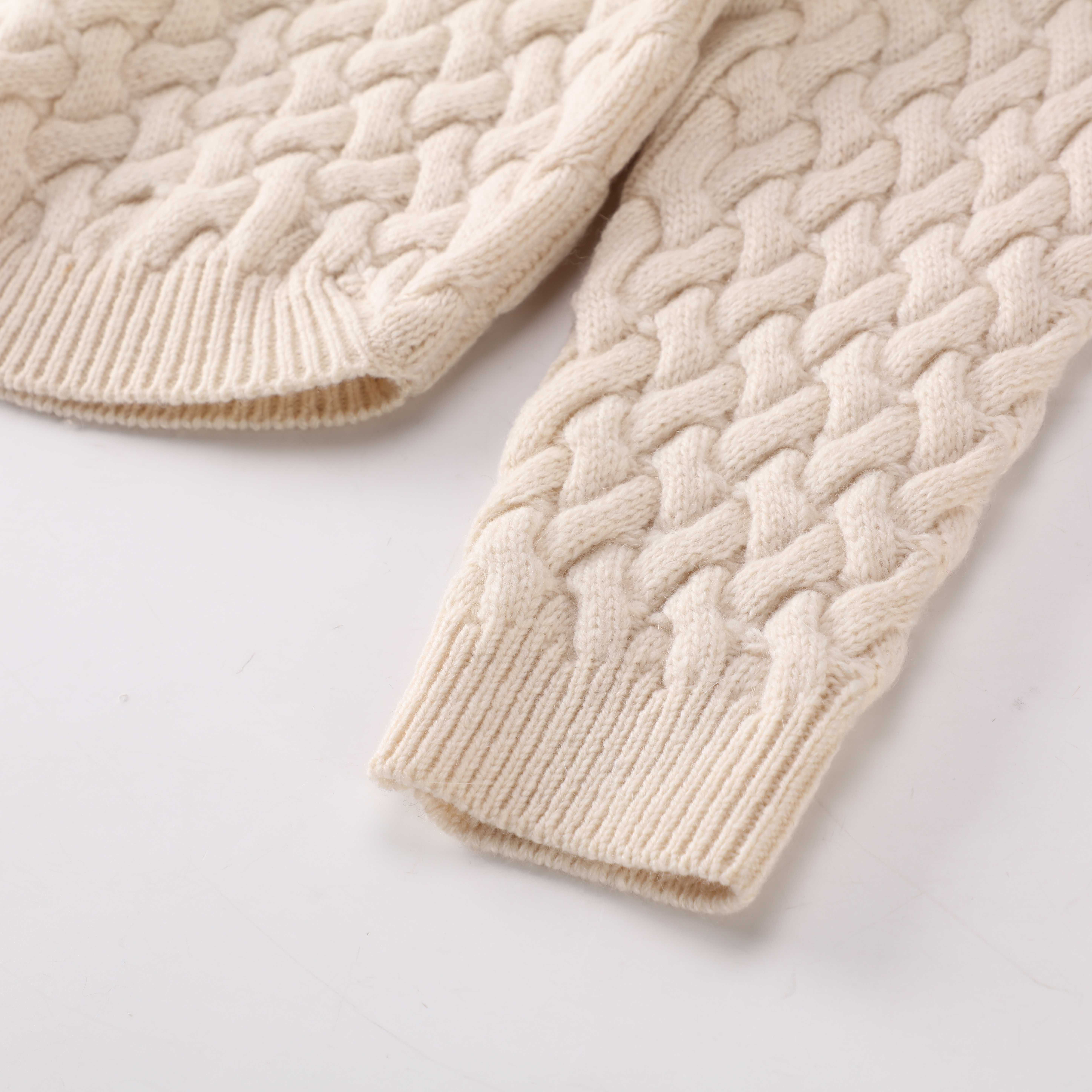 Otoño Invierno OEM fábrica personalizado Beige manga larga patrón geométrico mujeres señoras suéter de punto