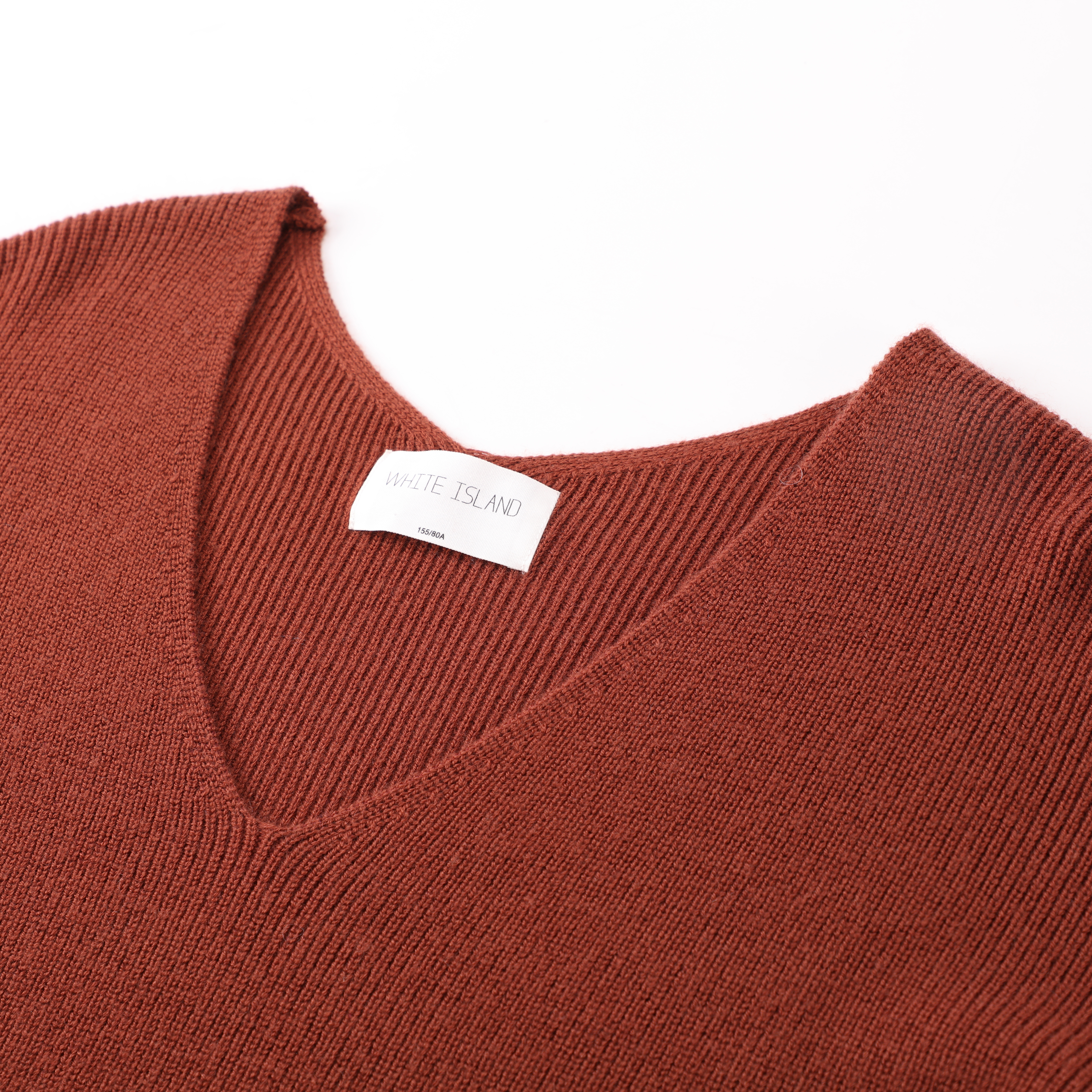 Suéter rojo de encargo del punto del jersey de las señoras de las mujeres del cuello en V de la manga de la colmena del OEM del invierno